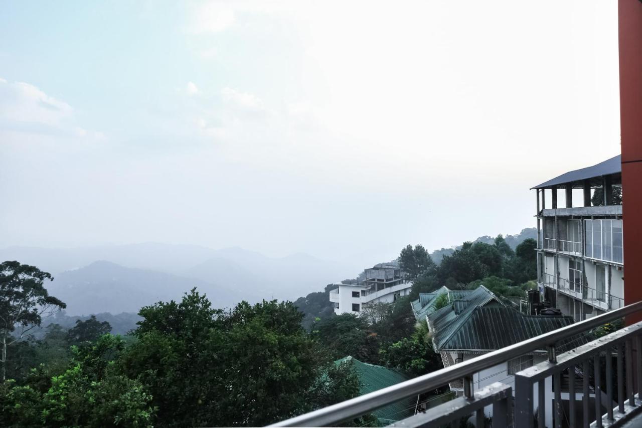 Oyo 8506 Pallivasal Munnar Exterior photo